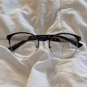 Diesel Dl 5236001 Round Matte Black & Silver Frames.. Classy & Timeless